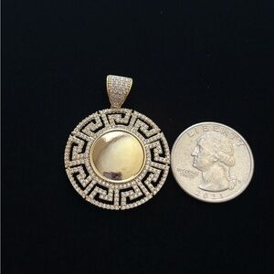 Gold plated jumbo pendant